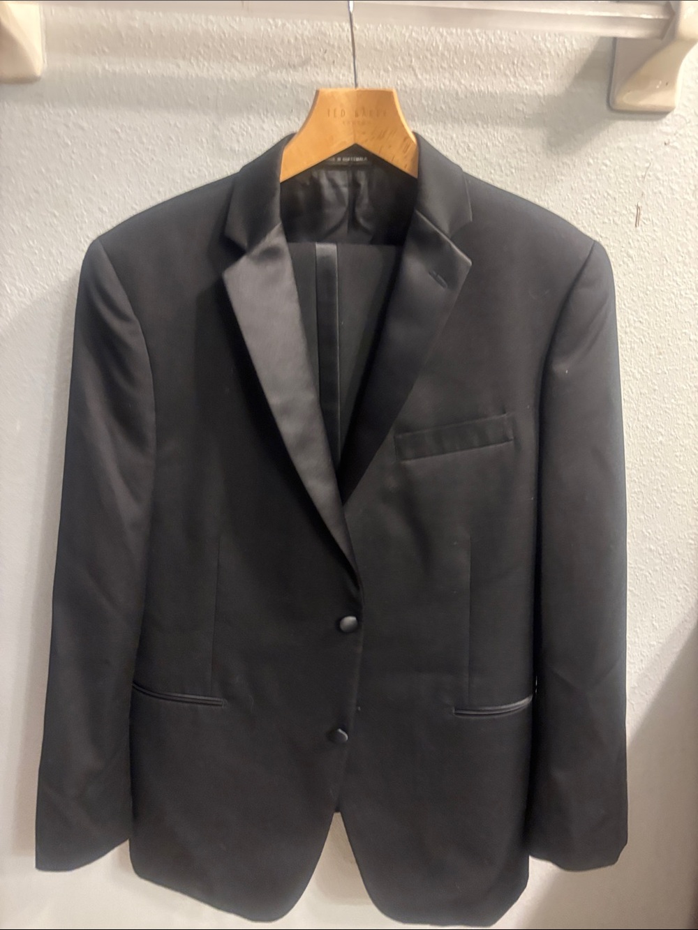 Ike Behar Black Satin Lapel Two-Button Tuxedo Jacket